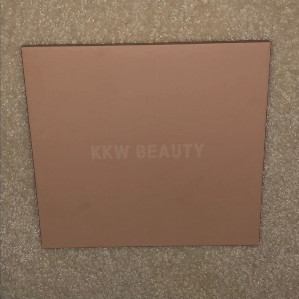 KKW Beauty Contour and Highlight Palette!